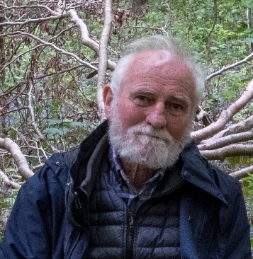  Dr Madden is a former primary teacher, an author, a lecturer in social, environmental and scientific education, and a Heritage in School specialist since 1999. He visits schools regularly to engage children with nature.